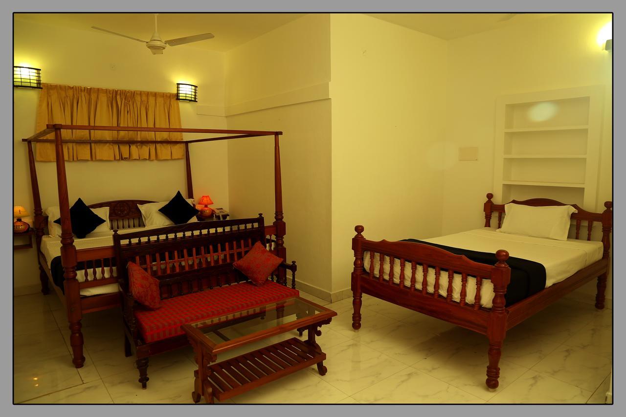 Le Capucin Hotel Pondicherry Exterior foto